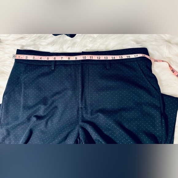 Cabi Carriage Trouser 5679 knit dot pattern - Picture 4 of 5